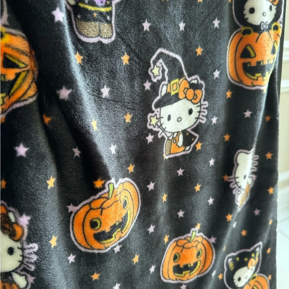 NWT Viral Hello Kitty Halloween Black Which Blanket